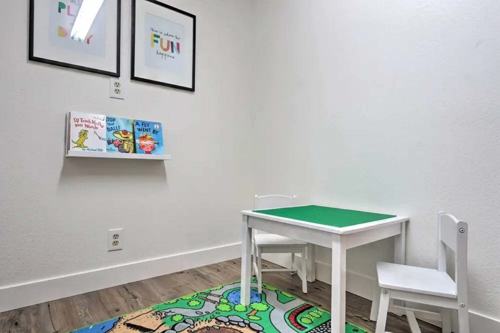 Deck, Games & Fire Pit: Modern Pine Cabin!