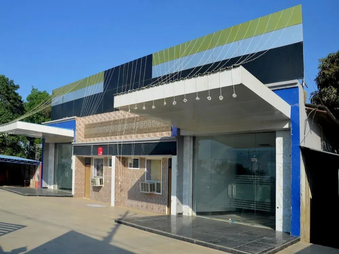 OYO 4308 Hotel Zaarang Inn