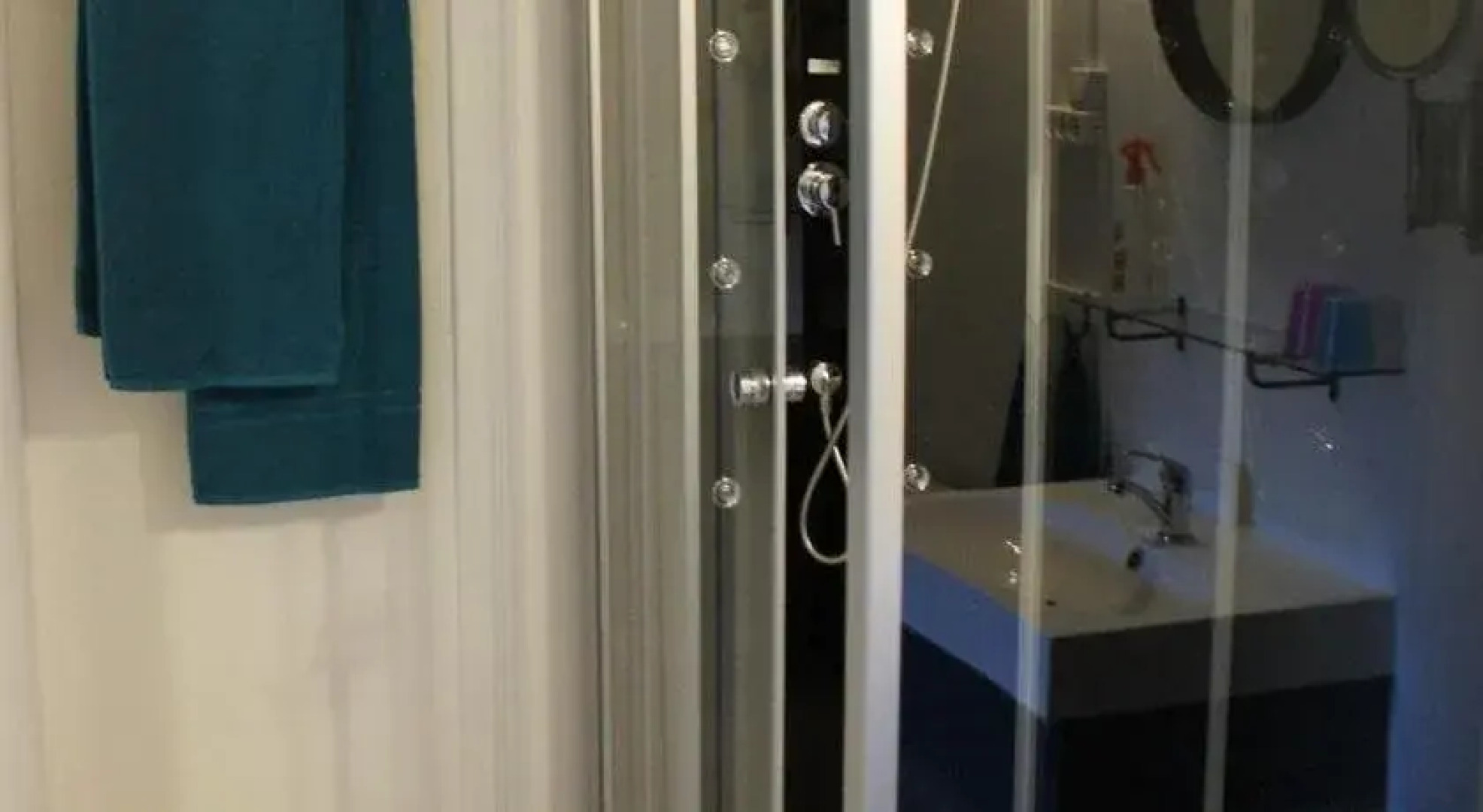 Les Chambres d'à Côté