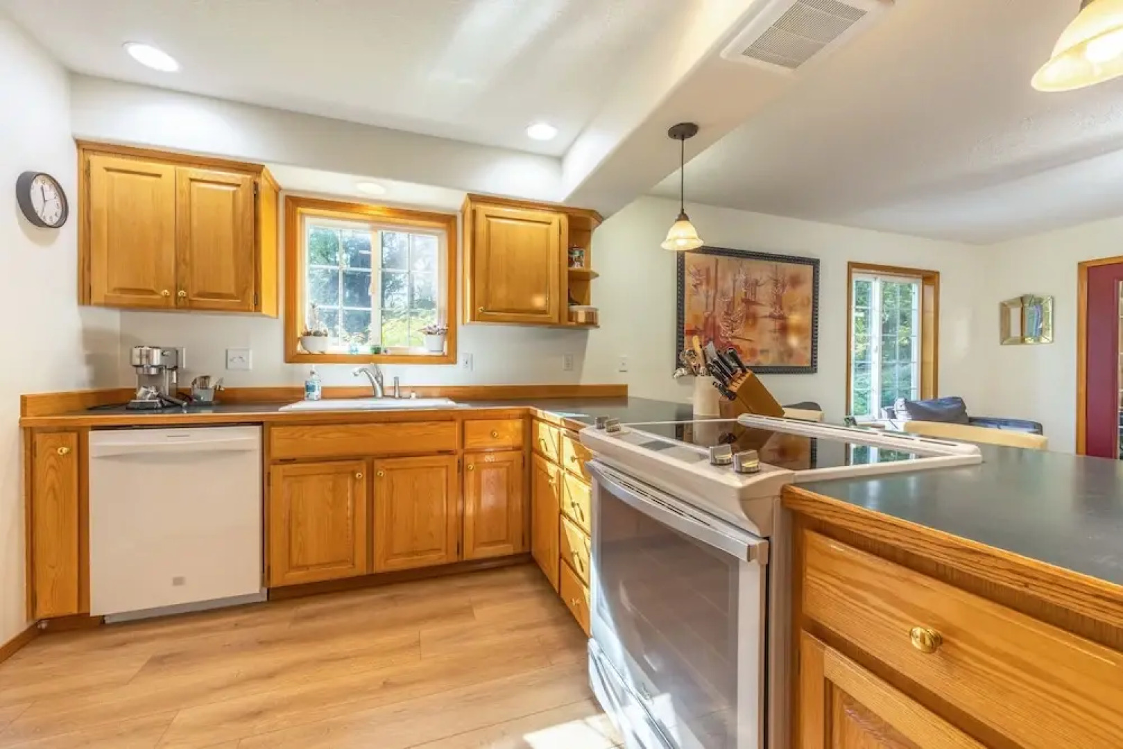 Green Mountain Escape 30 Day Minimum 3 Bedroom Home by Redawning