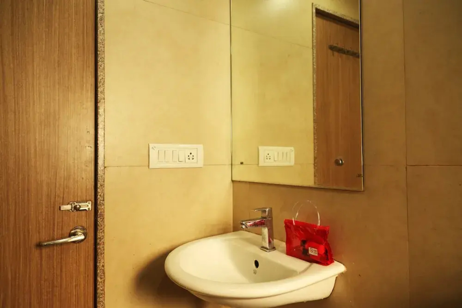 OYO 2586 Hotel Vikrant Residency