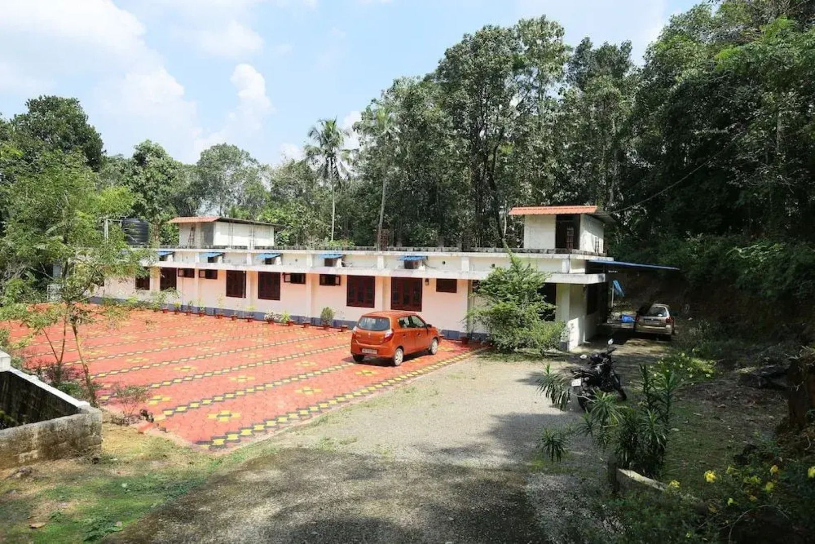 OYO 24129 Panackal Inn