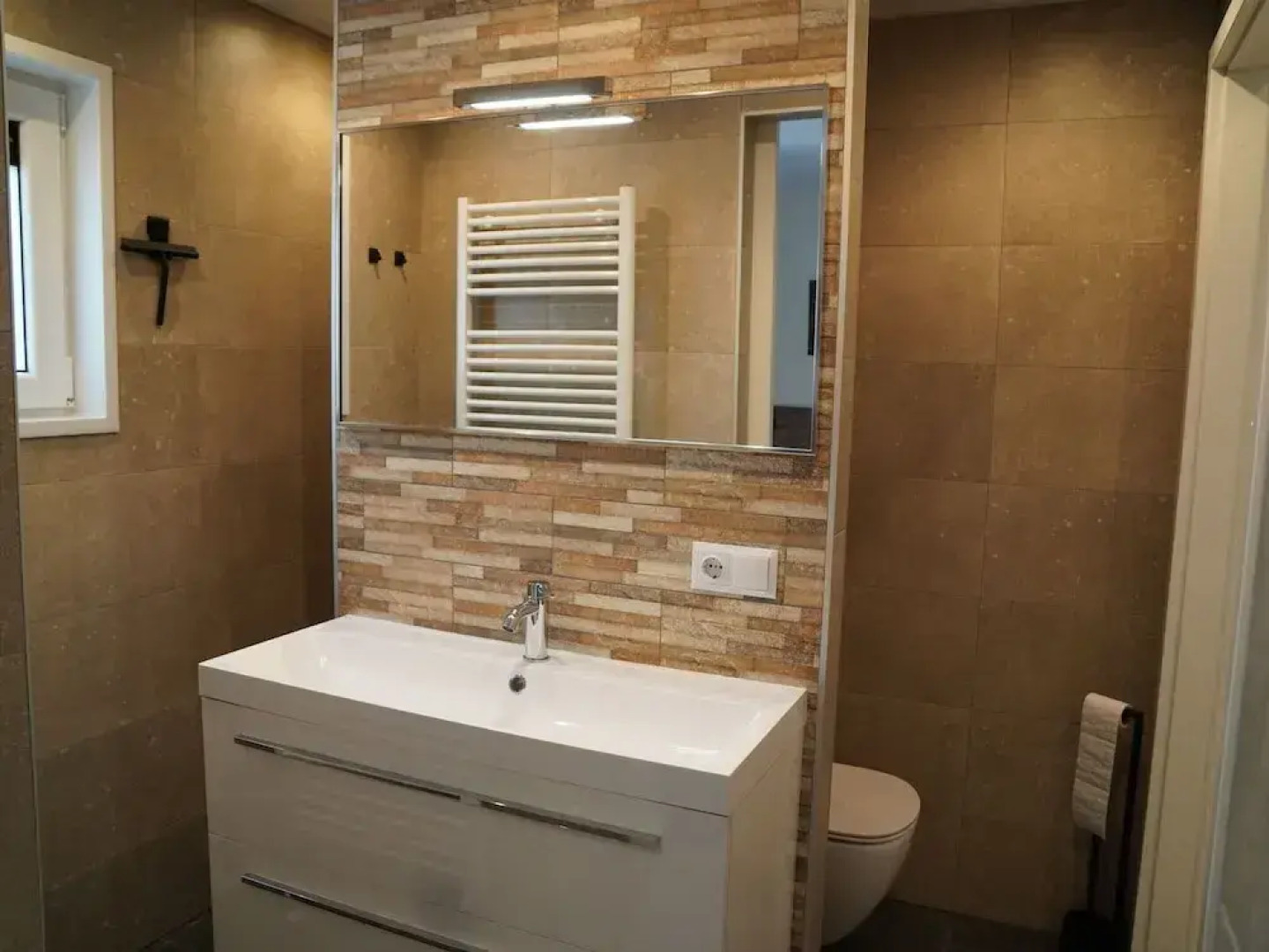 Nature-connected Modern Stay