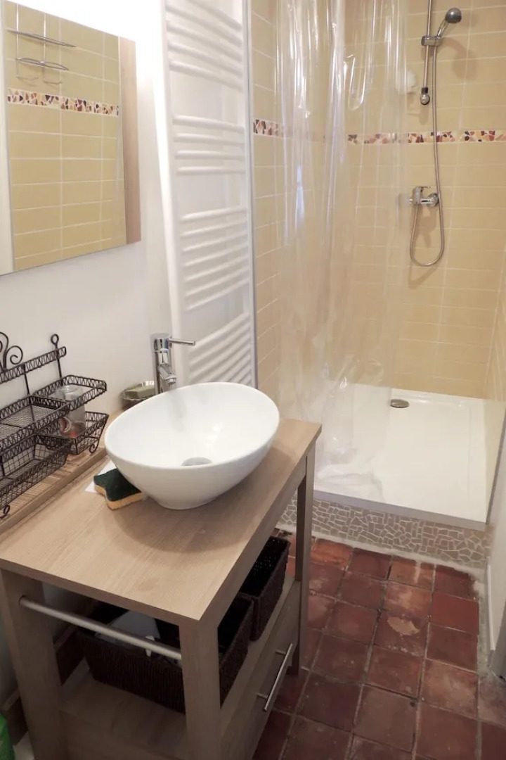 House With 2 Bedrooms in Modène, With Wonderful Mountain View, Private