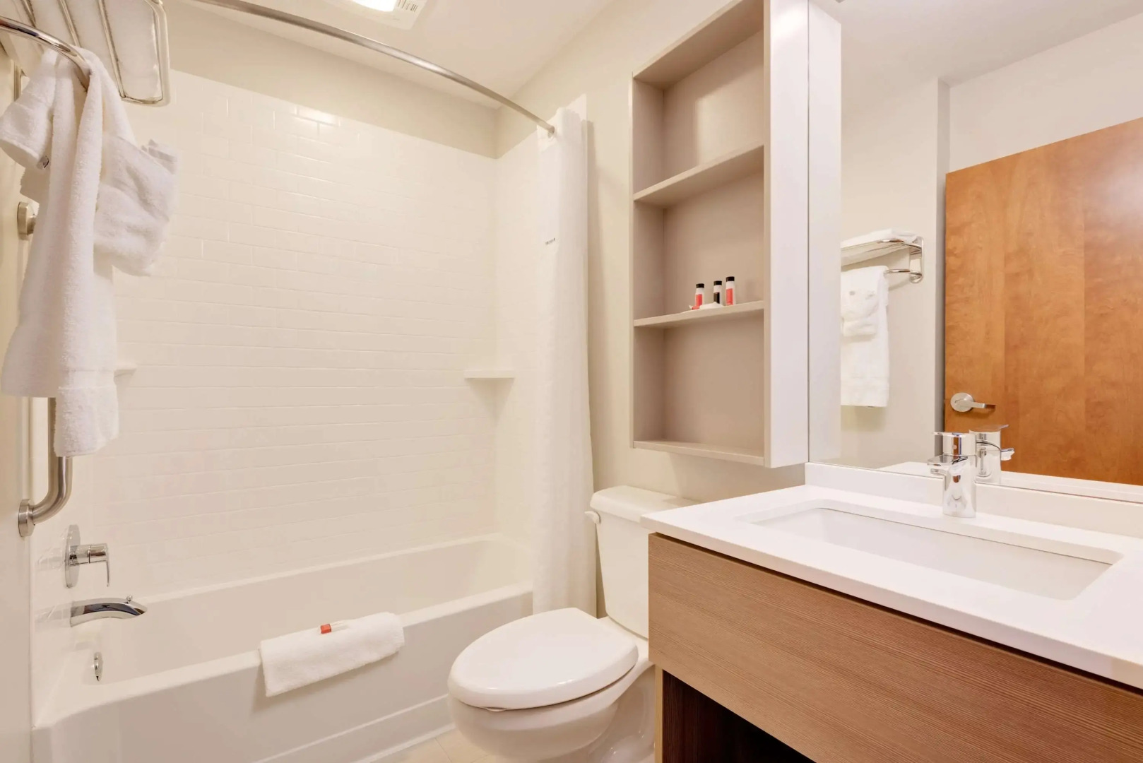 Microtel Inn & Suites by Wyndham Clarion