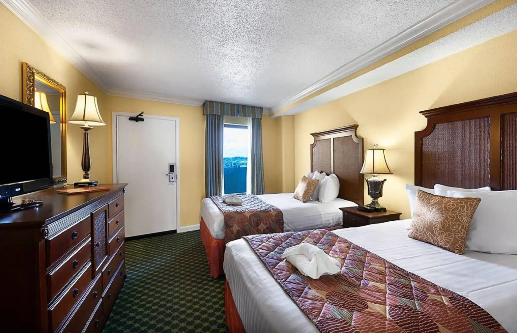 Sea Crest Oceanfront Resort