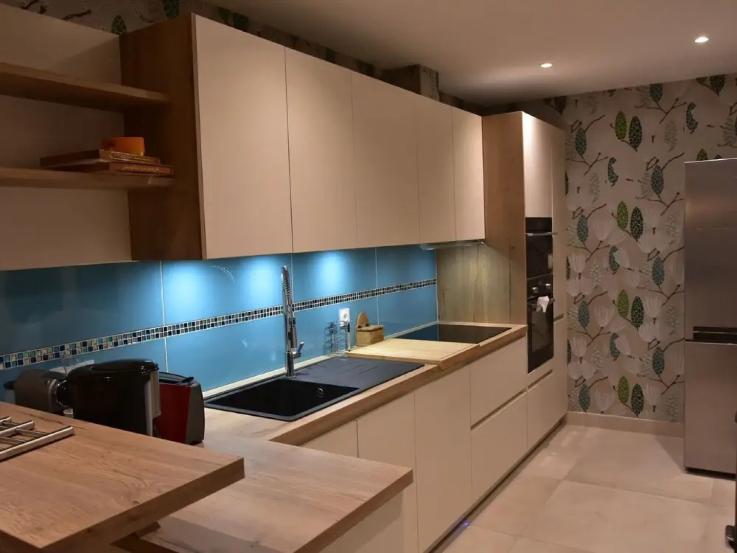 Beautiful Renovated Villa With a Private Swimming Pool and View ont the Sea!