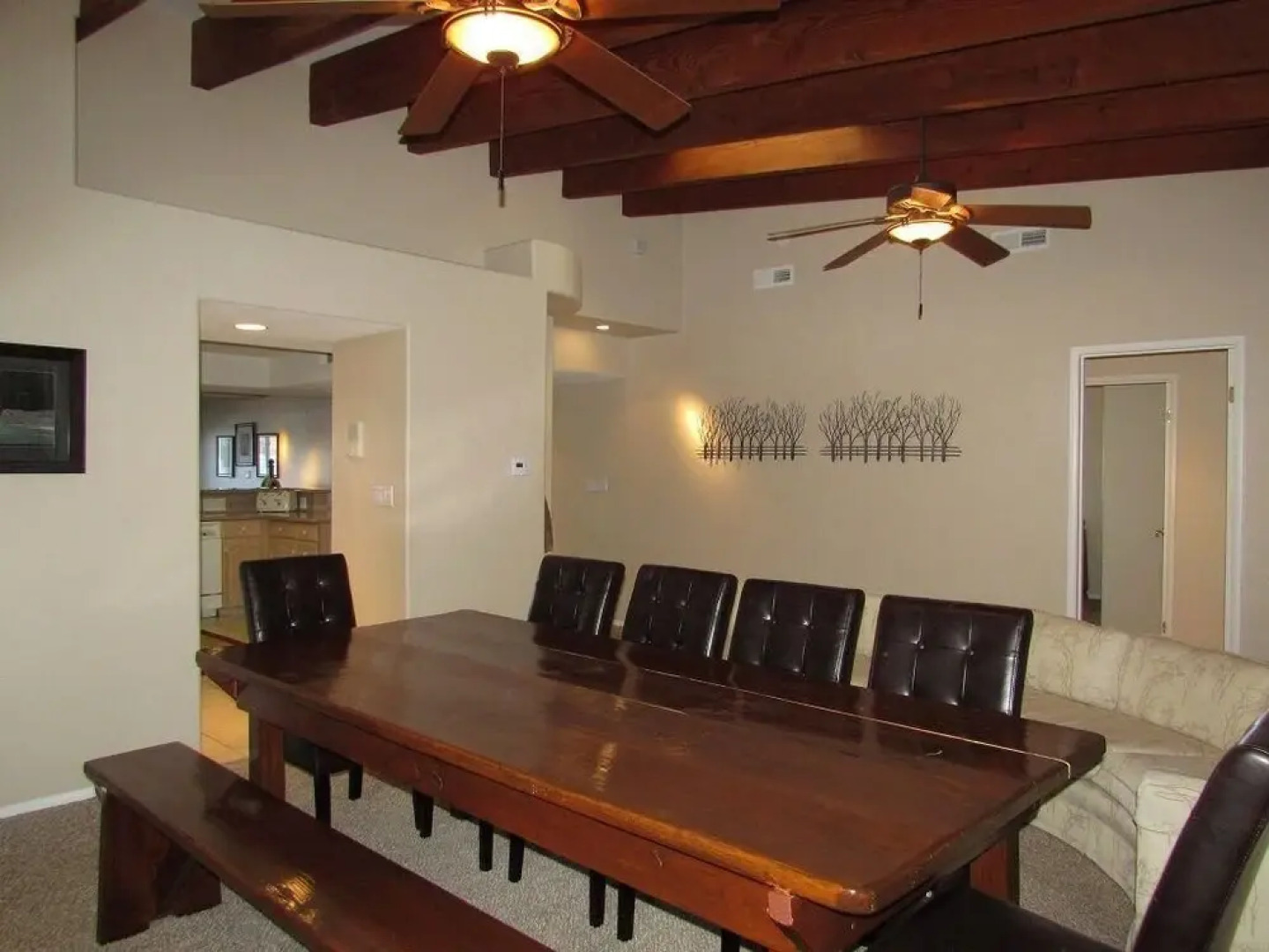 032 - Lakefront Village Escape