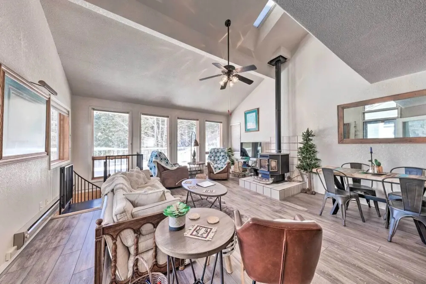 Bright Cloudcroft Condo w/ Game Room + Deck!