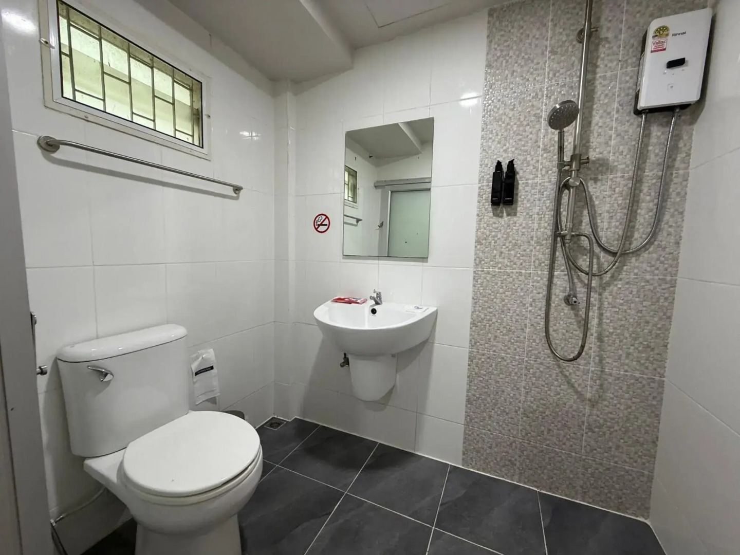 Bed by Boat Hotel & Apartment