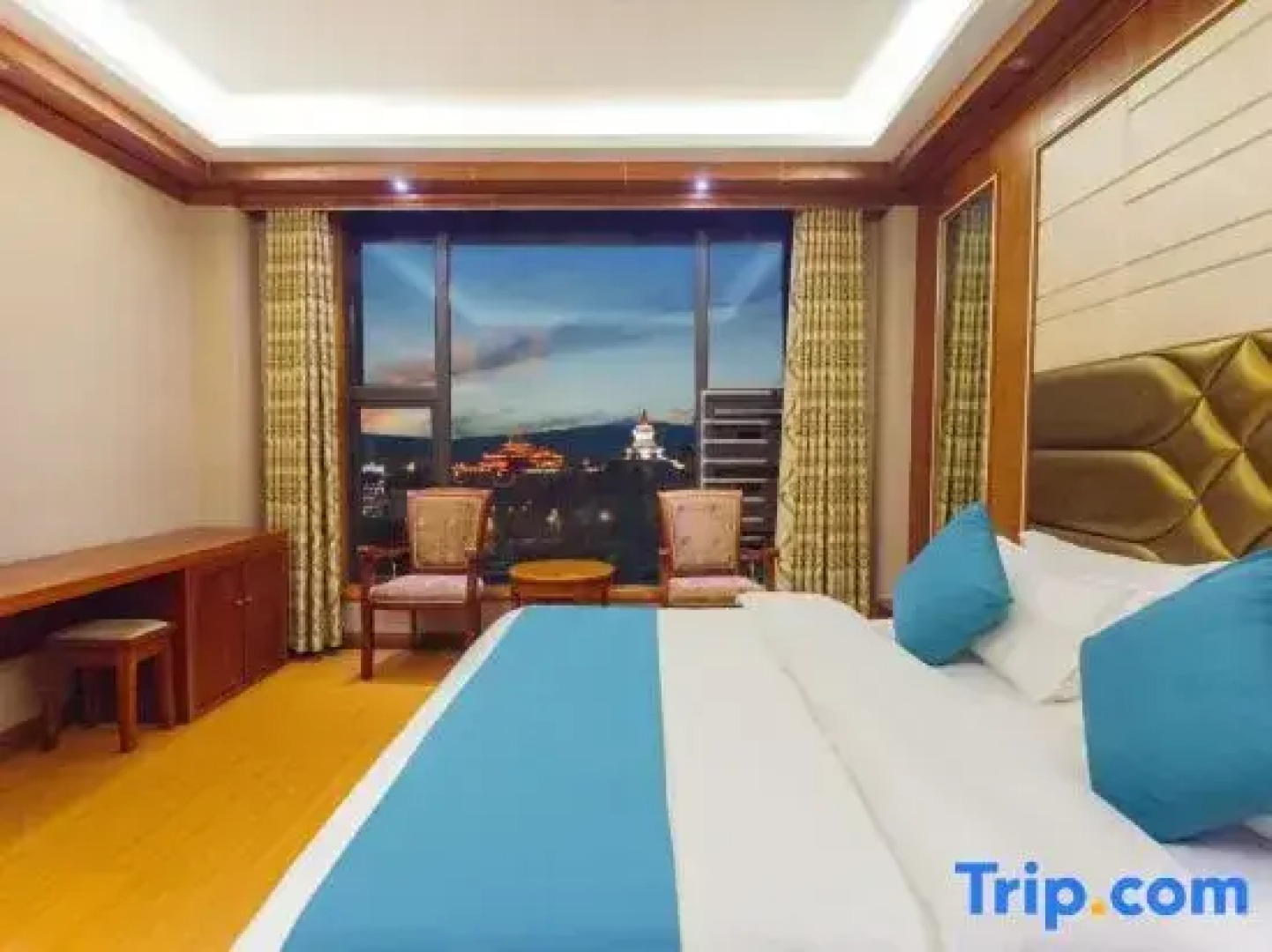 Yong Zhu Qi Ju Xi Jing Hotel (Ganzi Hongjun Road white pagoda park Branch)