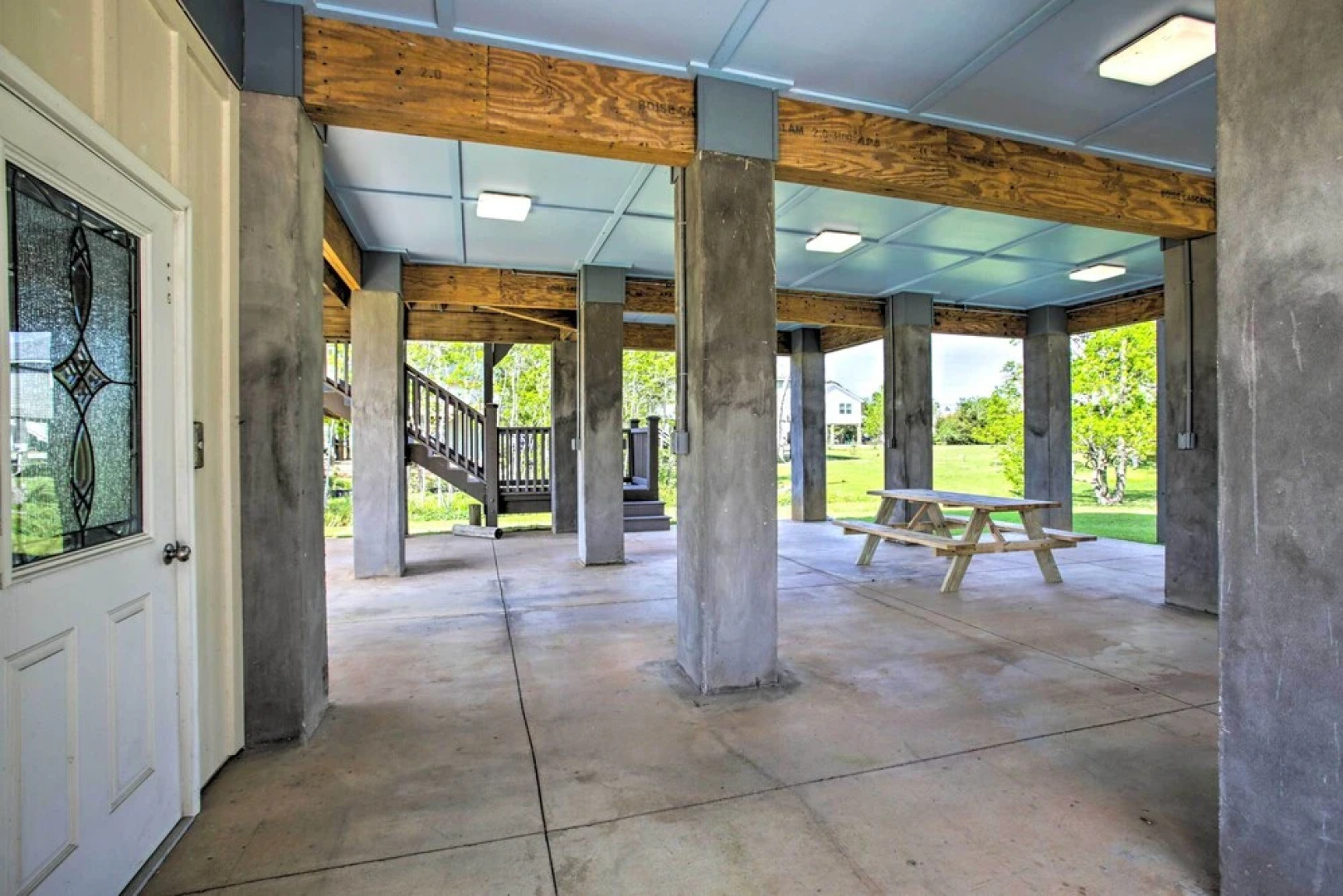 Waveland Abode w/ Patio, Walk to Beach!