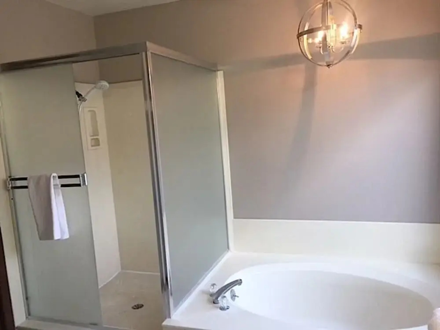 Grandview Getaway 4 BR by Casago