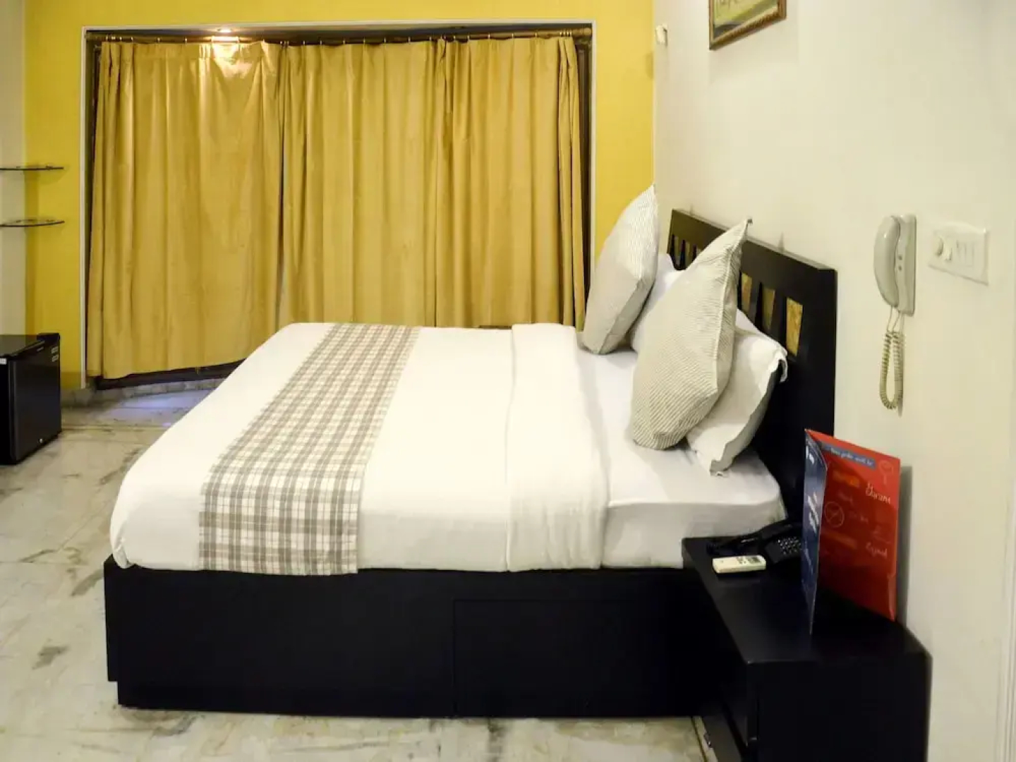 OYO Rooms Vishal Khand 4