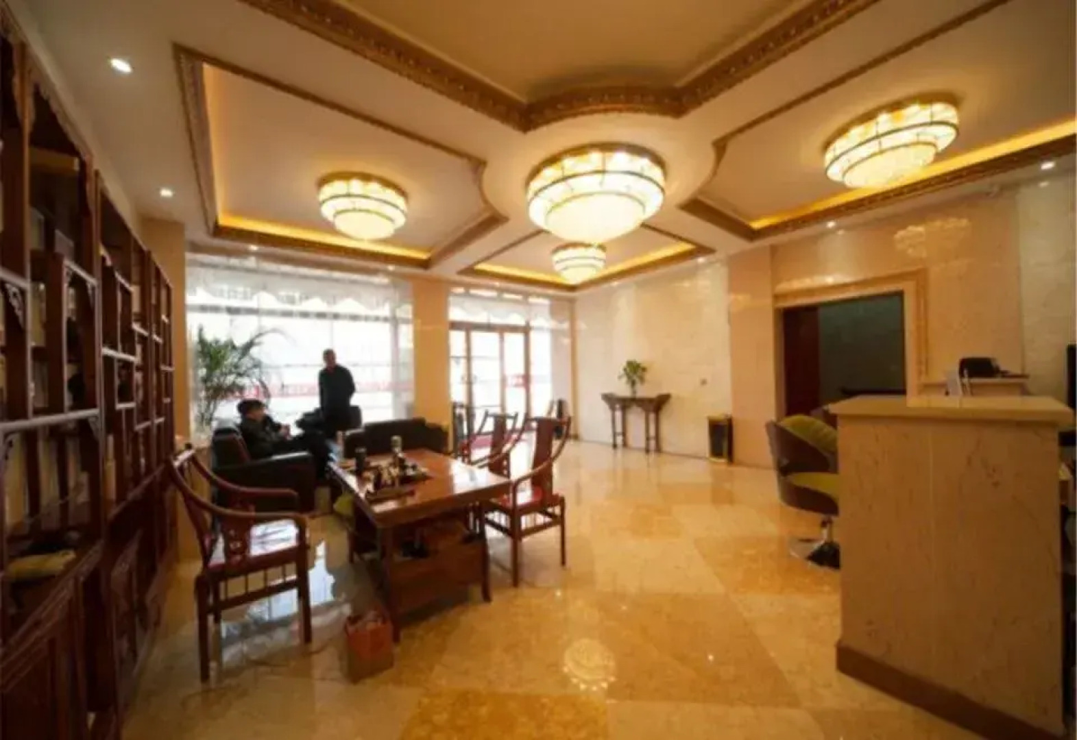 Huarong Apartment Hotel