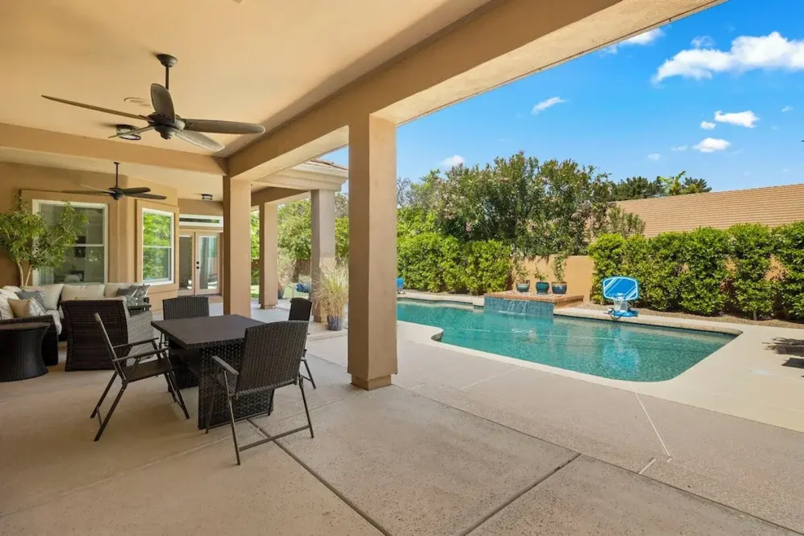 Pool Table, Putting Green: Luxury Oasis in Mesa