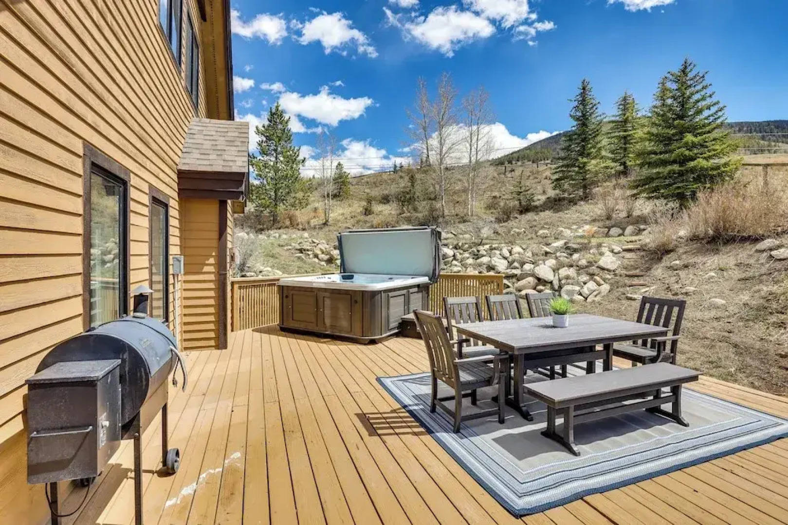 8 Mi to Keystone: Home w/ Hot Tub in Dillon