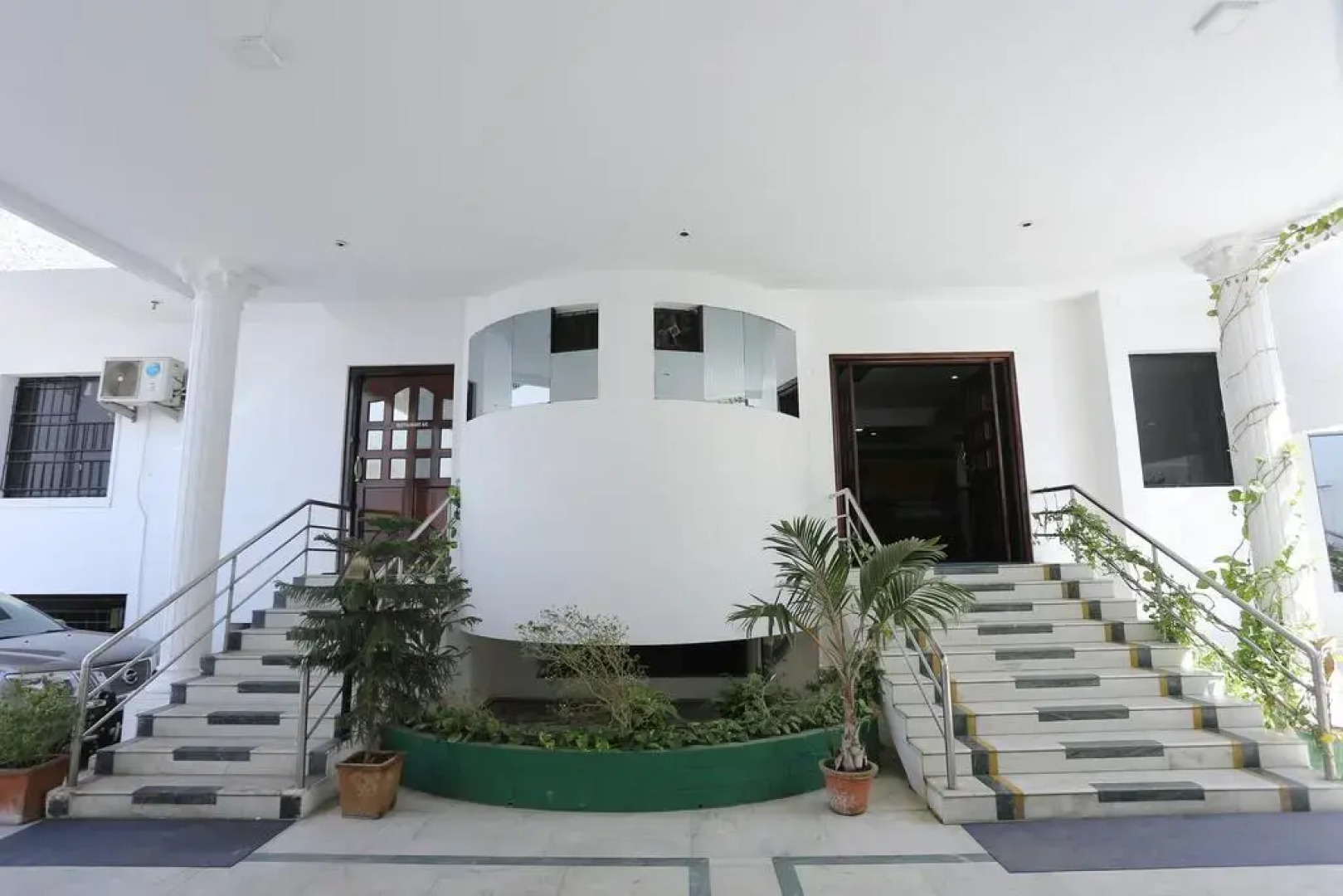 Hotel Theni International