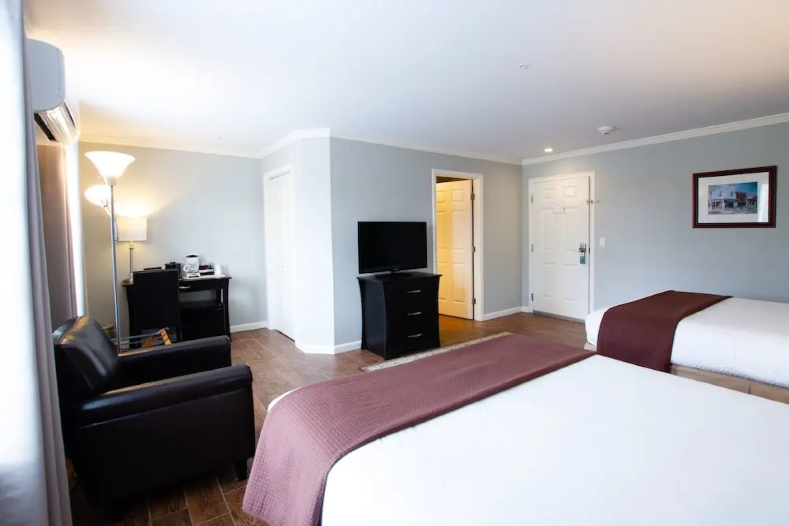 The Dahlonega Square Hotel & Villlas