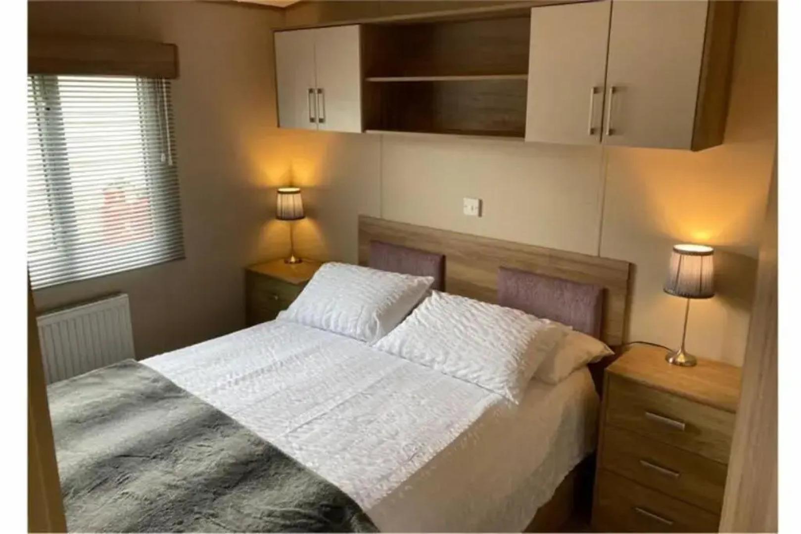 Luxury 2 Bedroom Holiday Home on Beachside Park