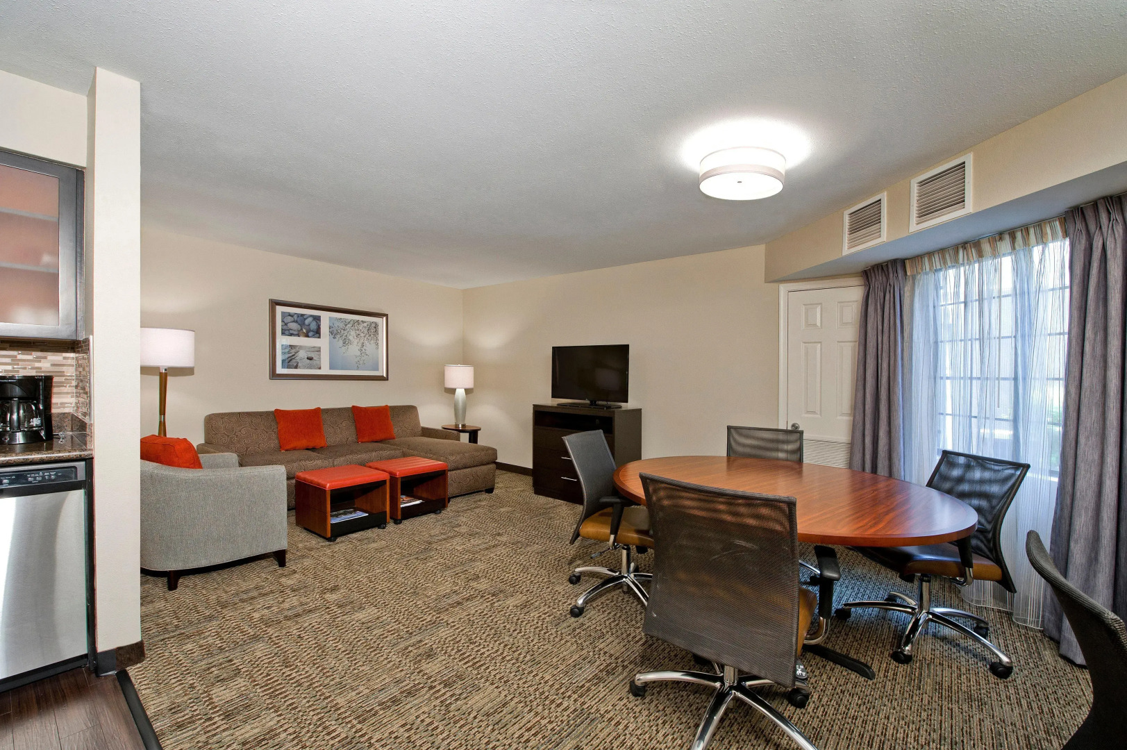 Staybridge Suites Charlotte Ballantyne by IHG