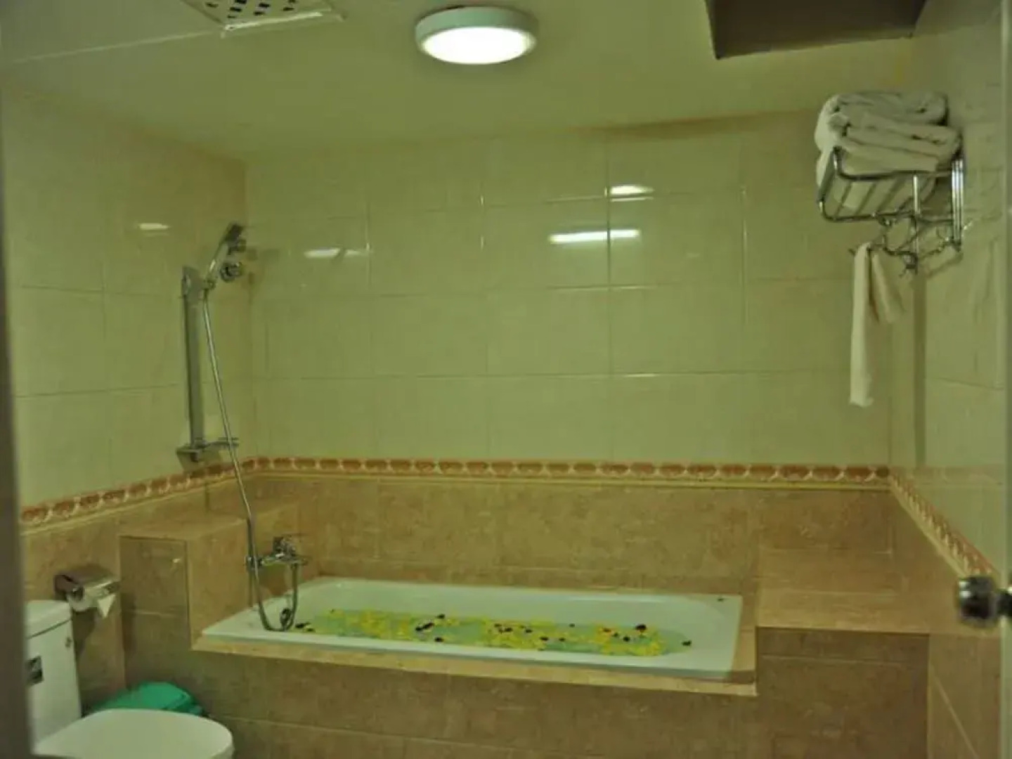 Golden City Crown Hotel