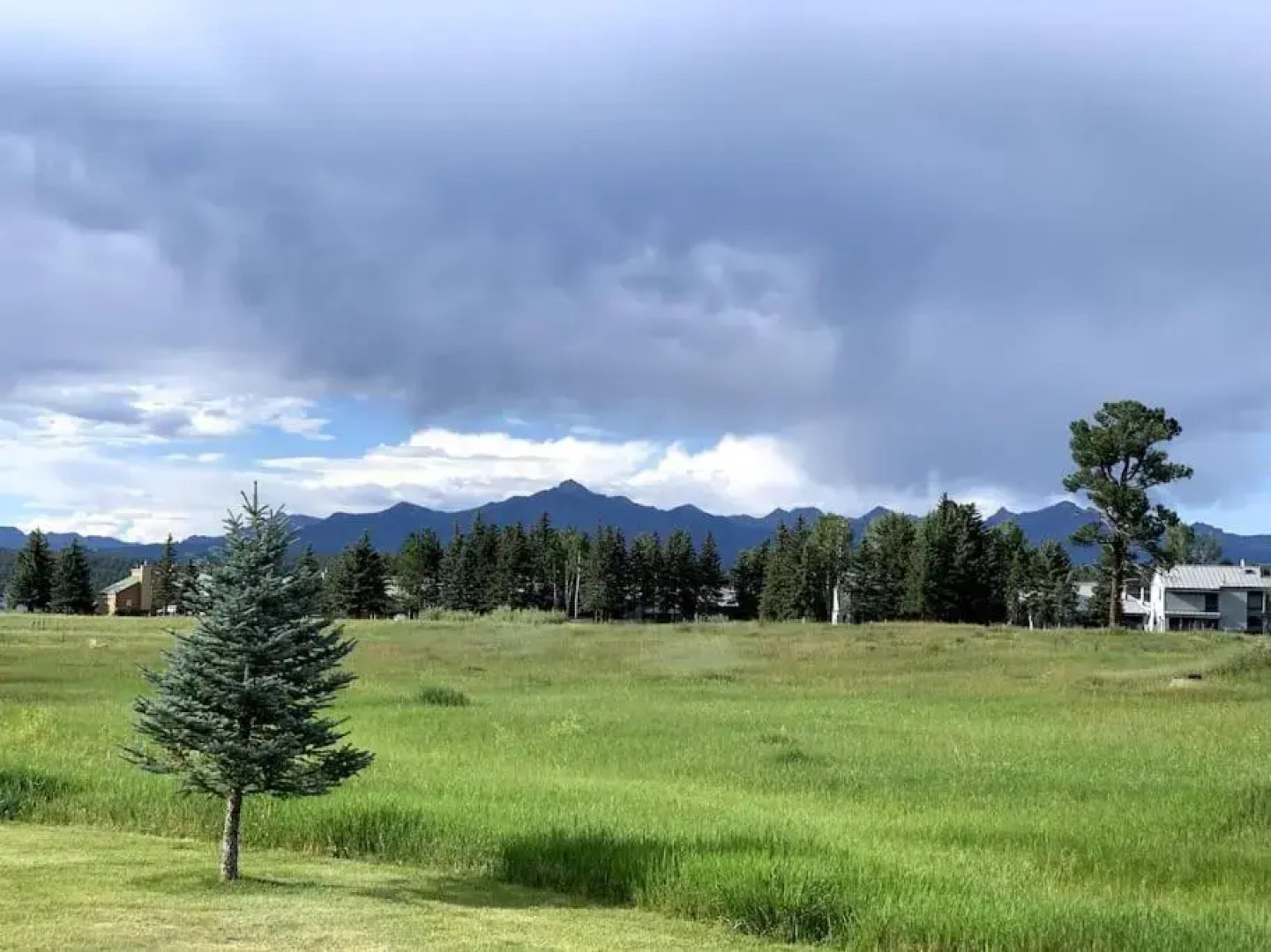 AMAZING VIEWS!! - Walk to Uptown Sleeps 4