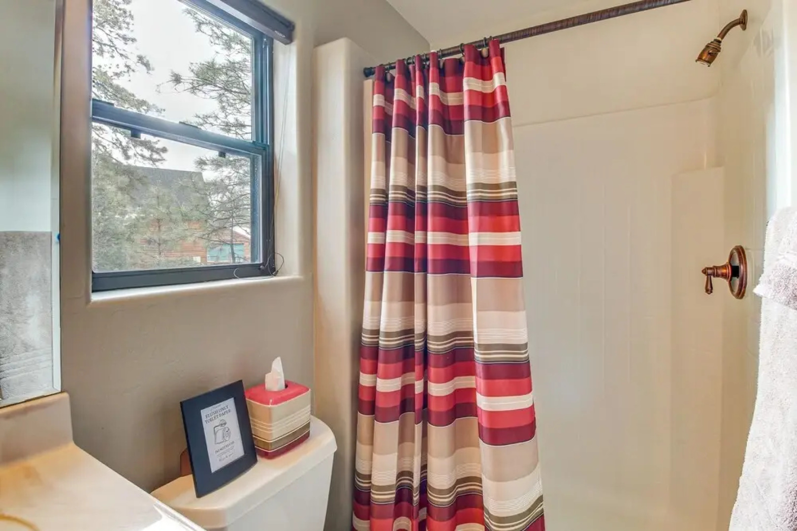 Tranquil Heber-overgaard Cabin w/ Decks & Grill!, Heber