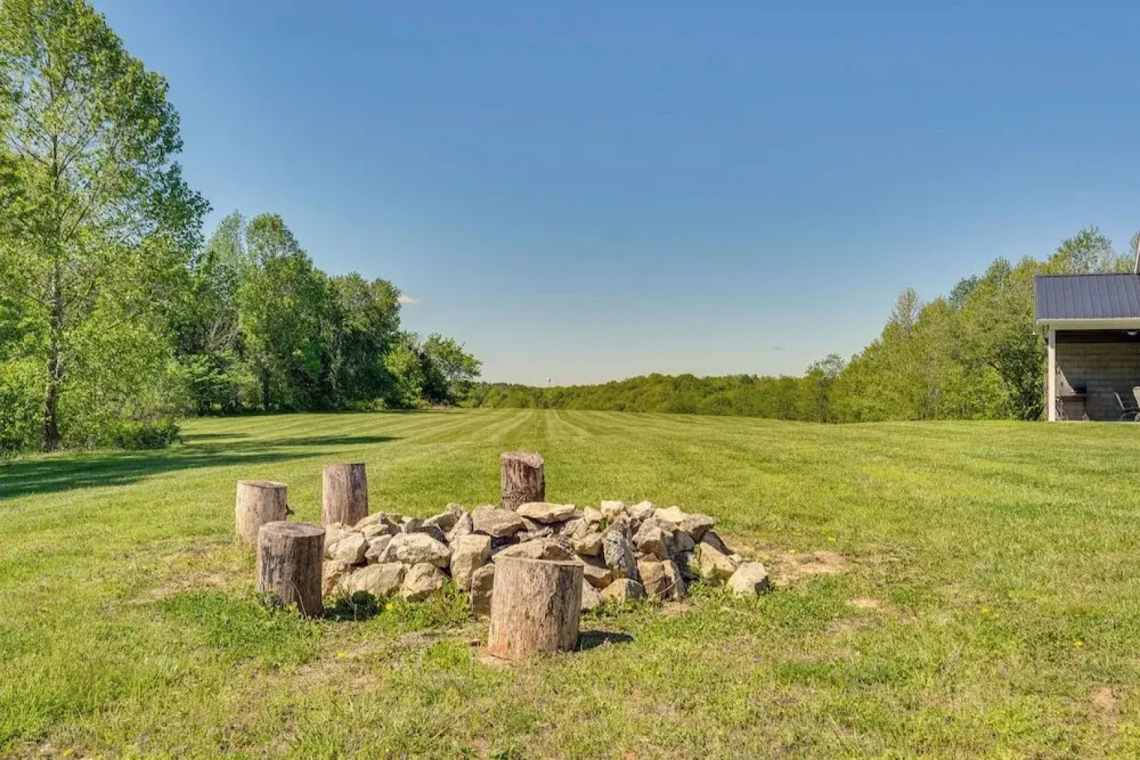 Taylorsville Lake Cottage Rental w/ Hot Tub!