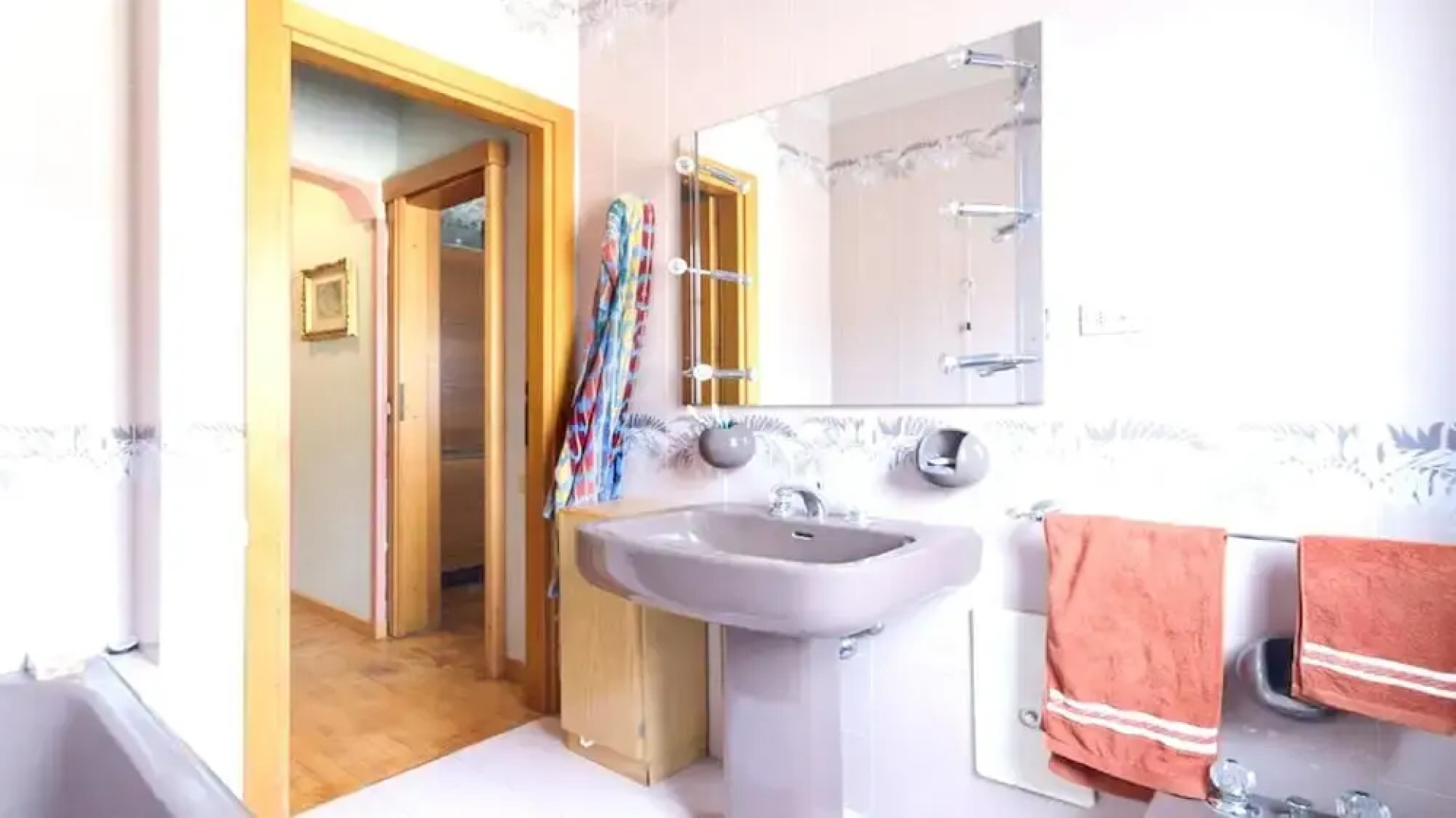 House With 5 Bedrooms in Caserta, With Pool Access, Enclosed Garden and Wifi Near the Beach