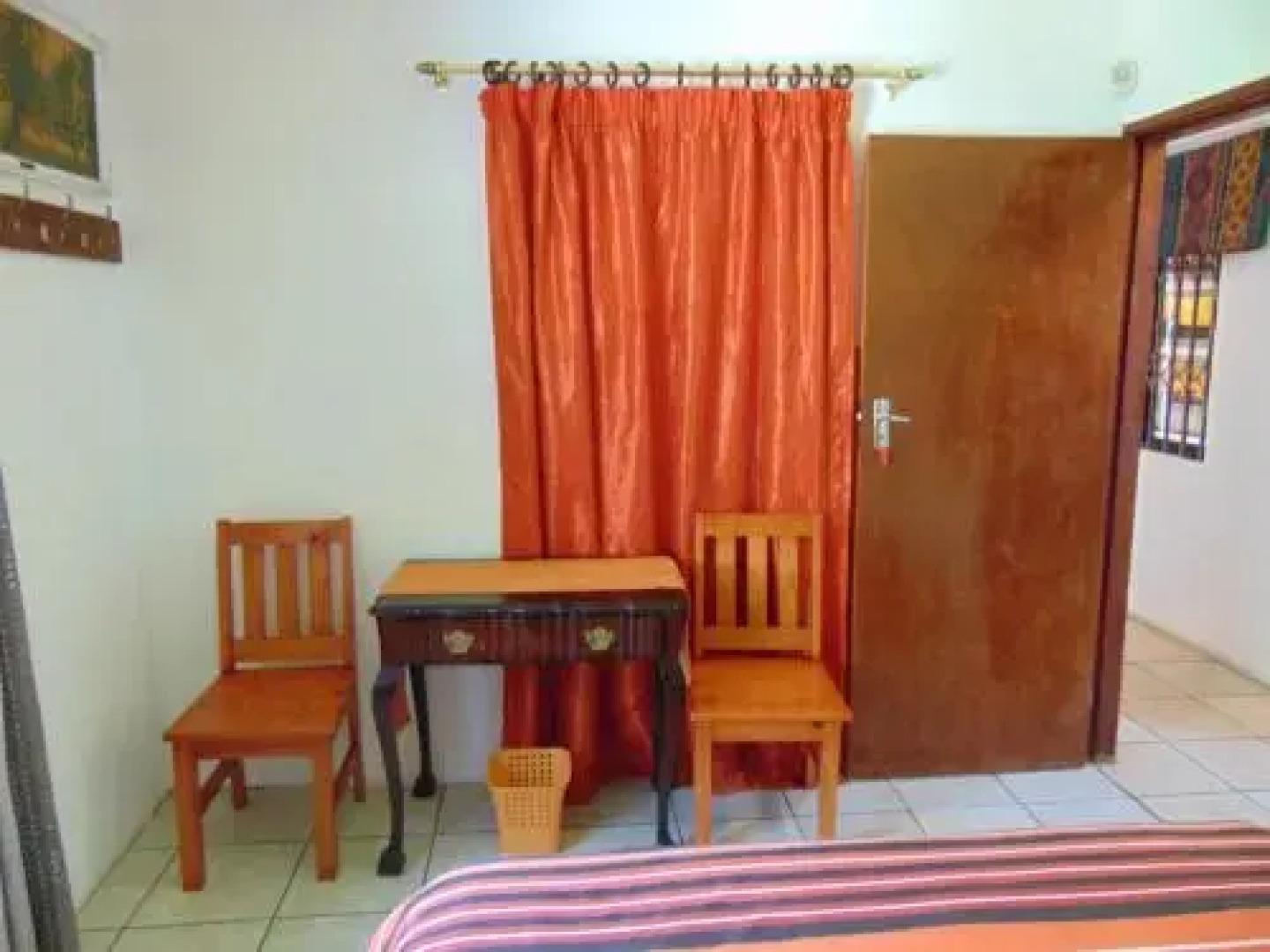 Airport Beach Backpackers