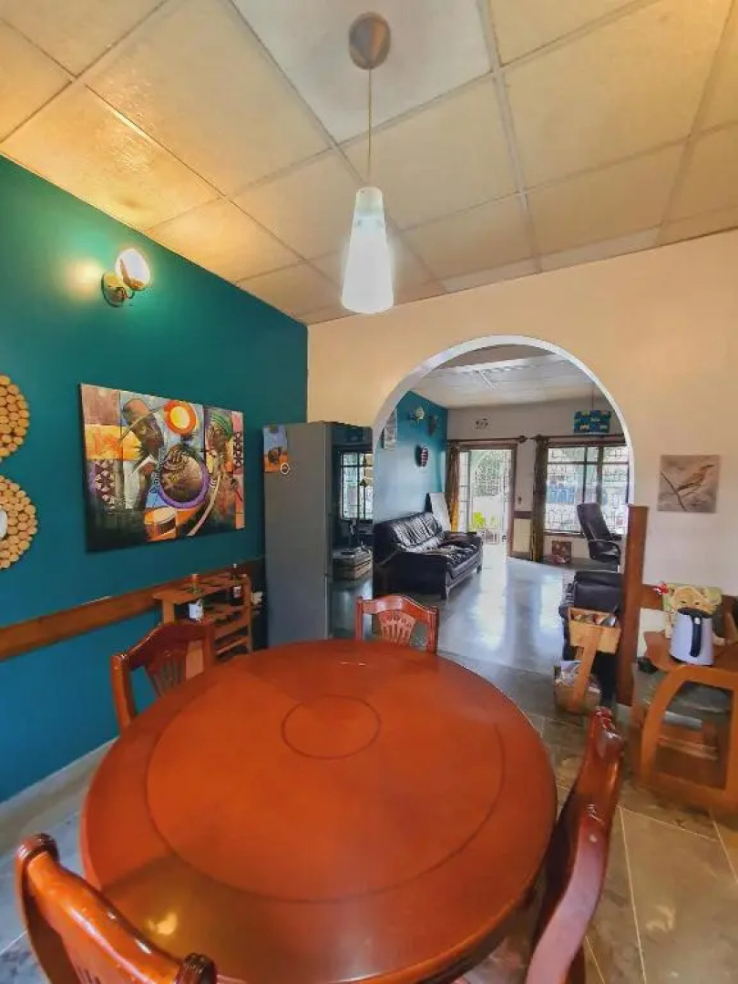 Mazzola Safari House  Backpacking