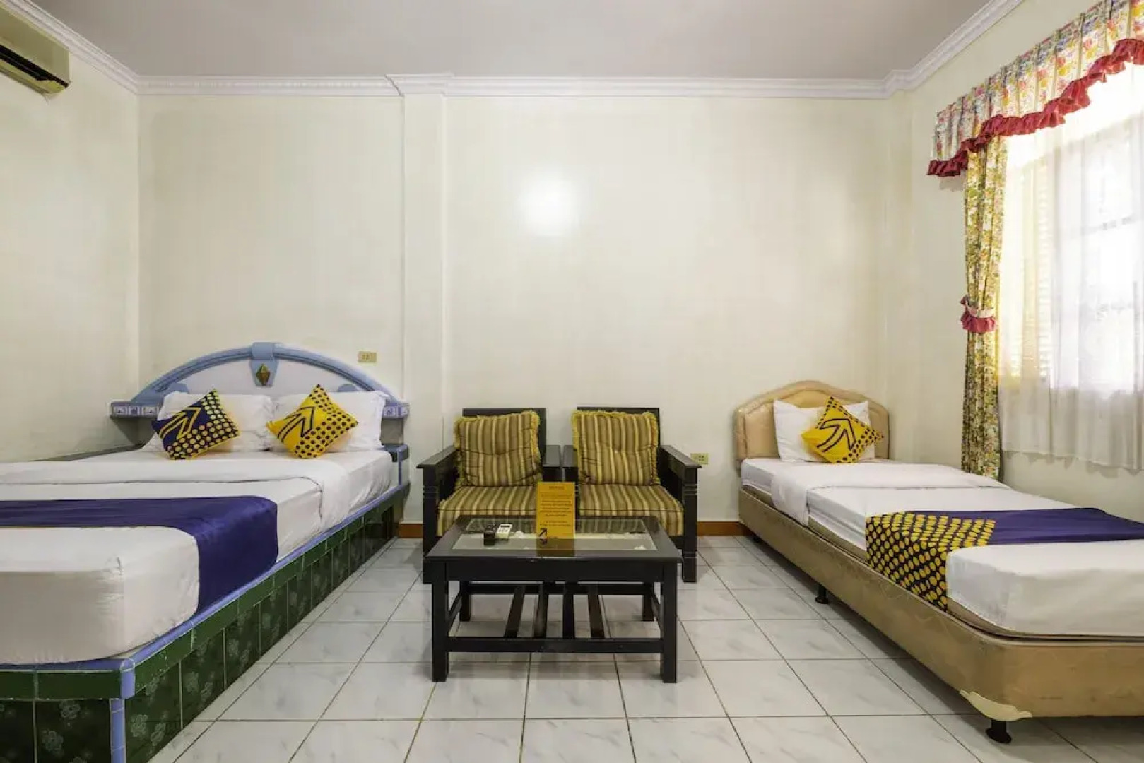 Hotel Mahkota Pantai by OYO Rooms