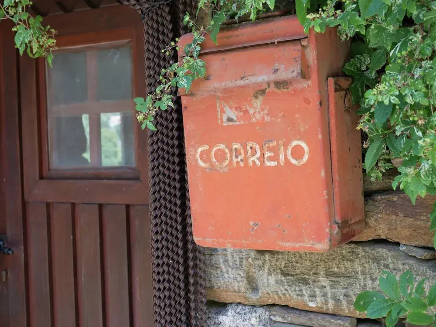 Holiday Home for two in Idyllic Garden With Saltwater Swimming Pool