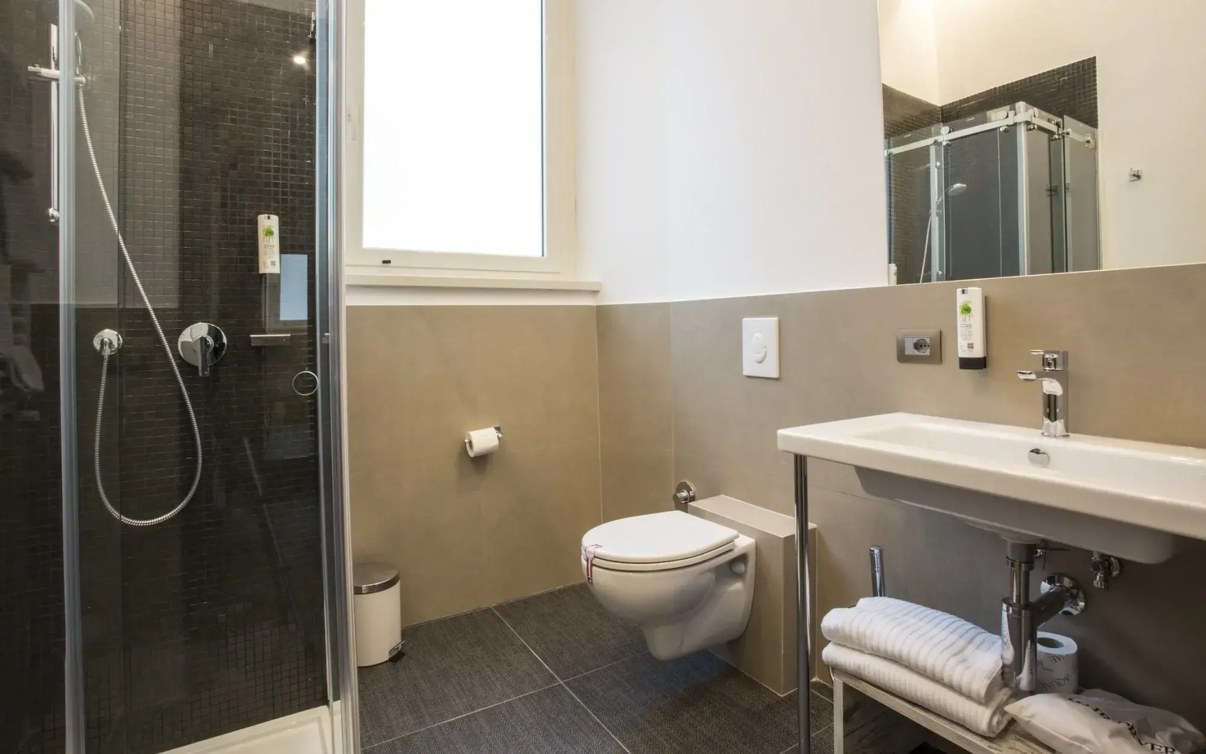 Отель The Guardian