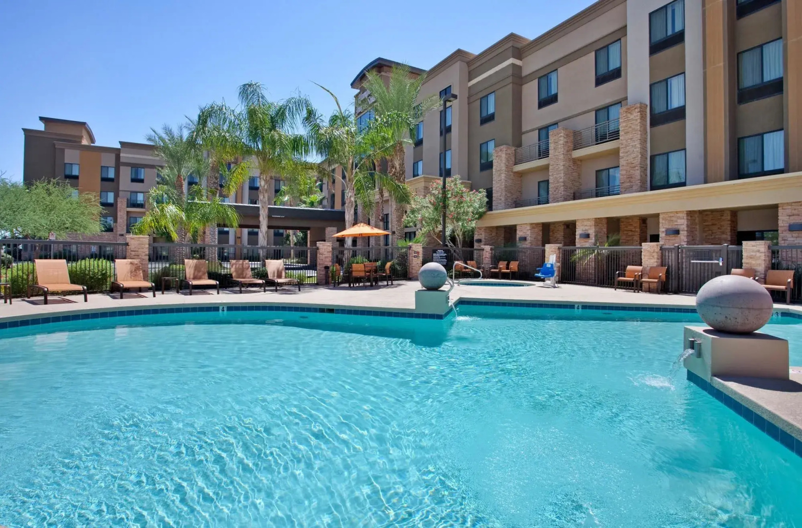 Hampton Inn & Suites Phoenix Glendale-Westgate