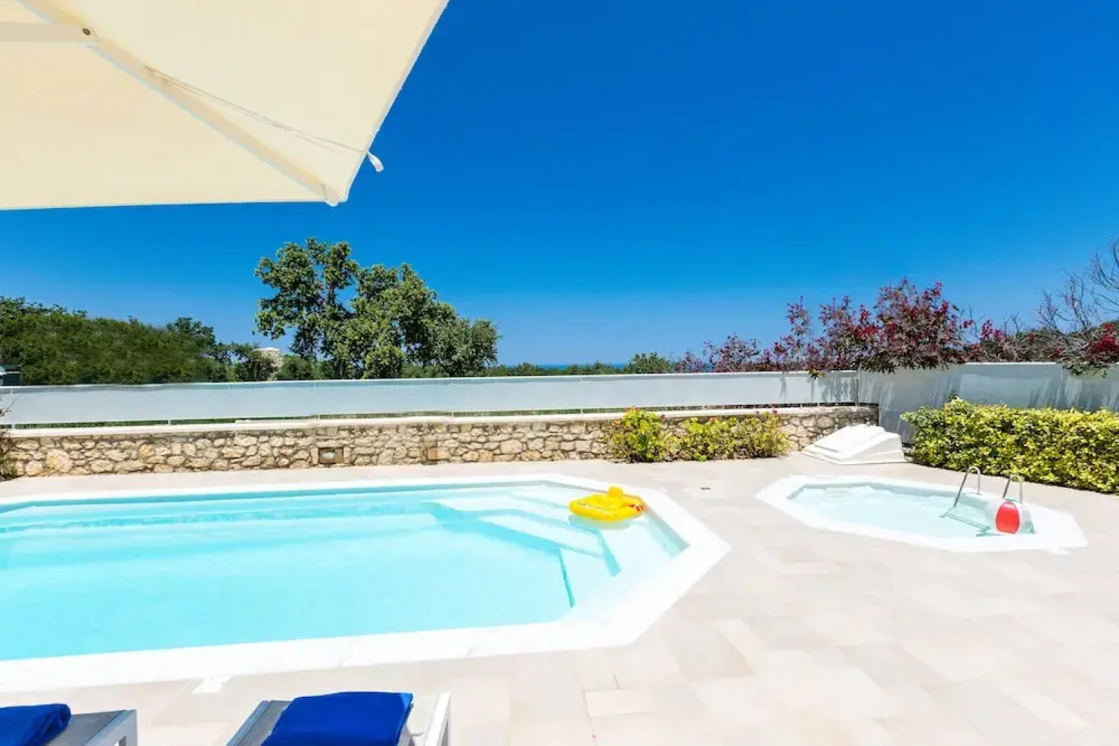 Deluxe Villa Ianthos - Outdoor Hot Tub & Kids Pool