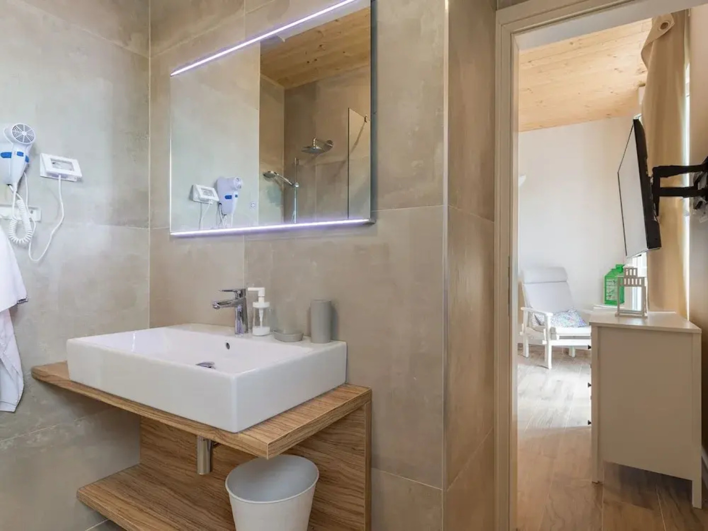 Luxurious Villa in Butkovici with Pool & Hot Tub