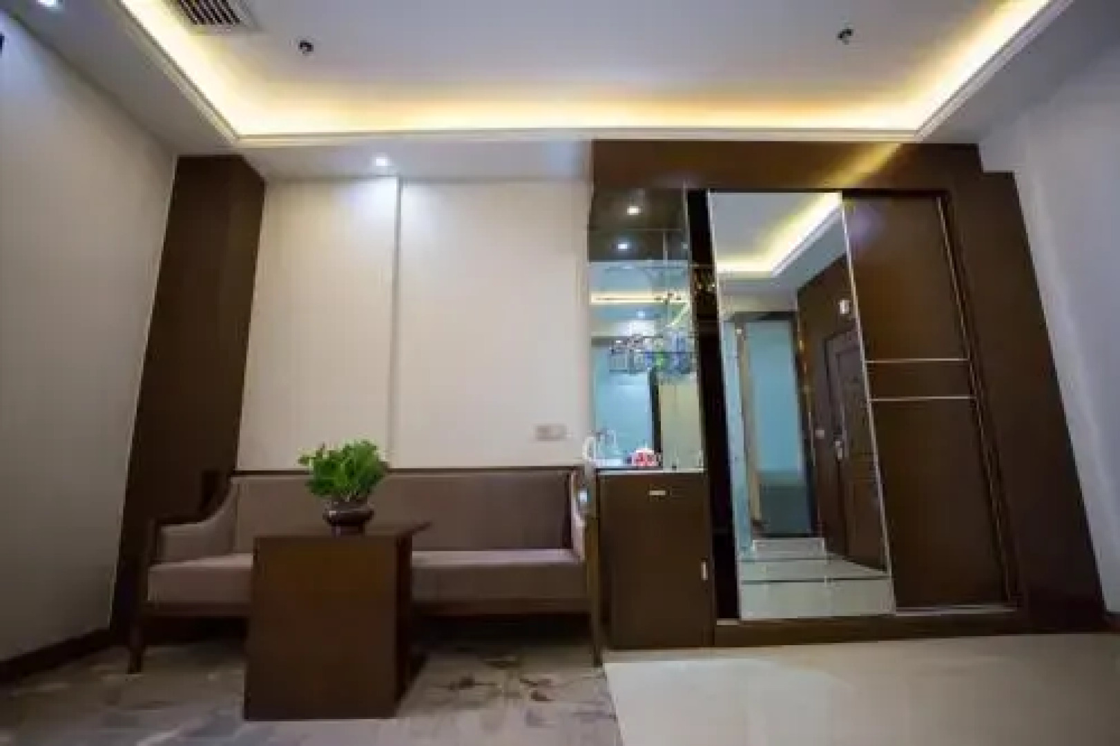 Kuerle Jinrun Holiday Hotel Airport Road