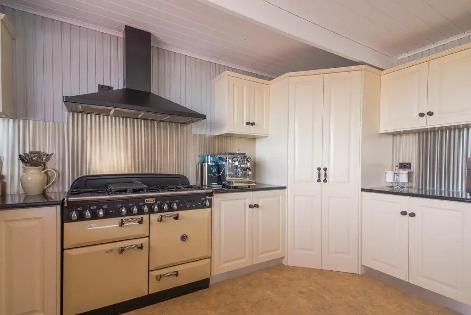 Bridport Holiday House