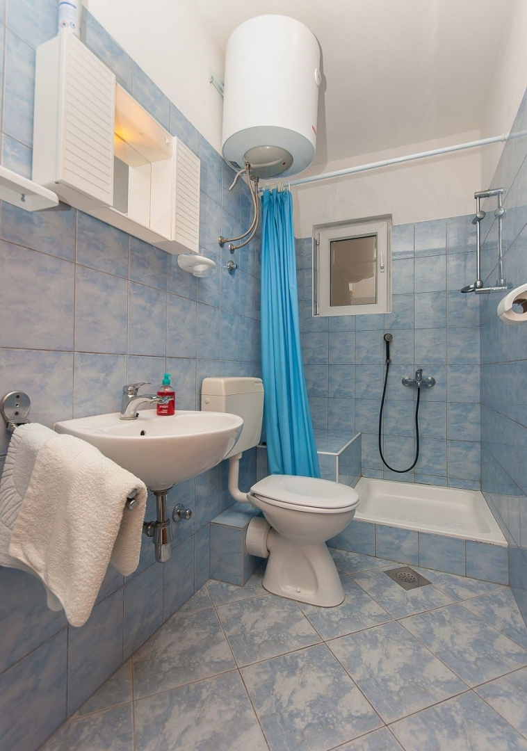 Apartment Franka - beautiful sea view & parking: A4 Stanici, Riviera Omis