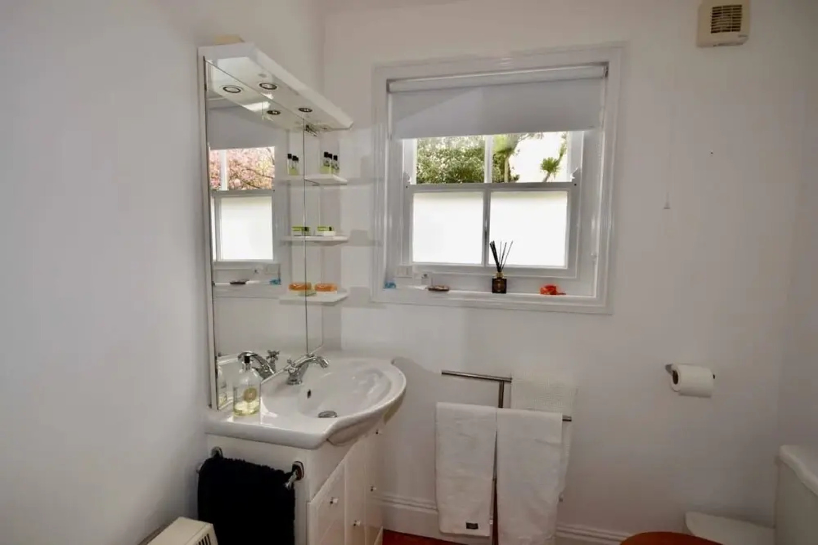 Little Clatterford Walkers Paradise for 2 Close to Carisbrooke Castle