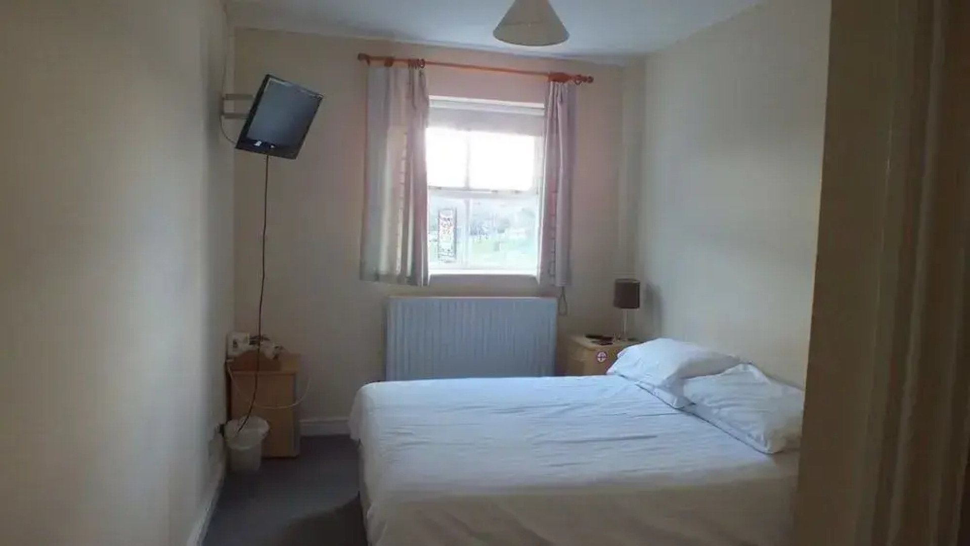 OYO The Watermans Arms Hersham