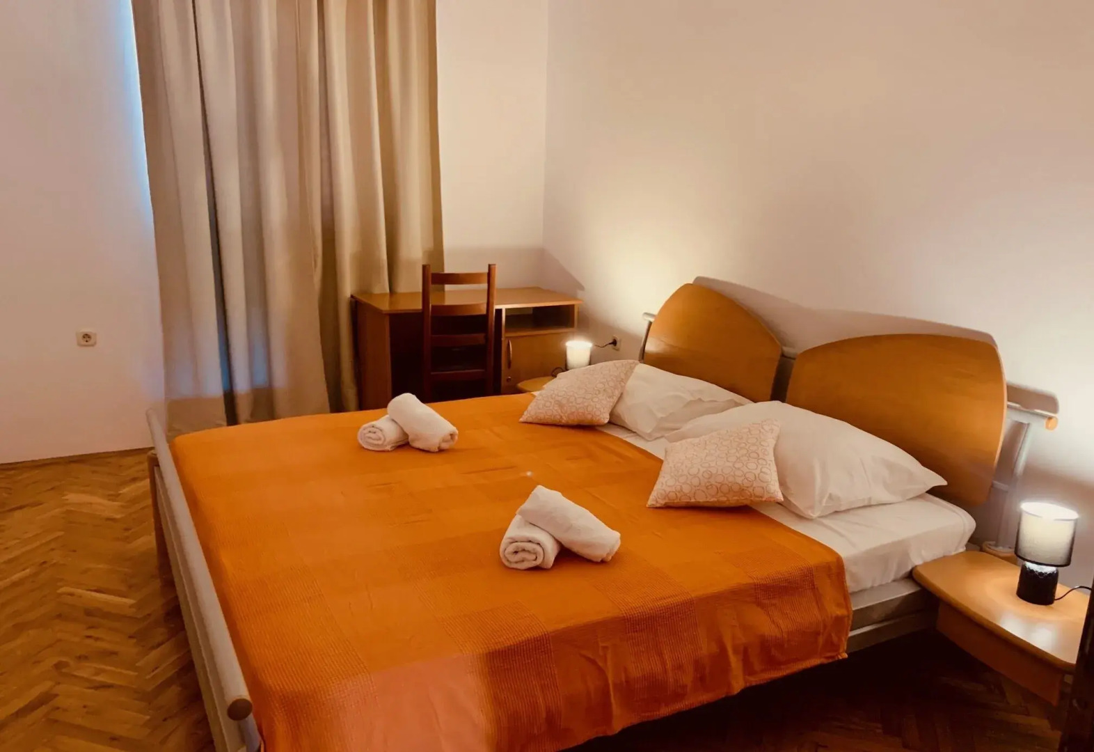 Apartments And Rooms Midnight Banjole