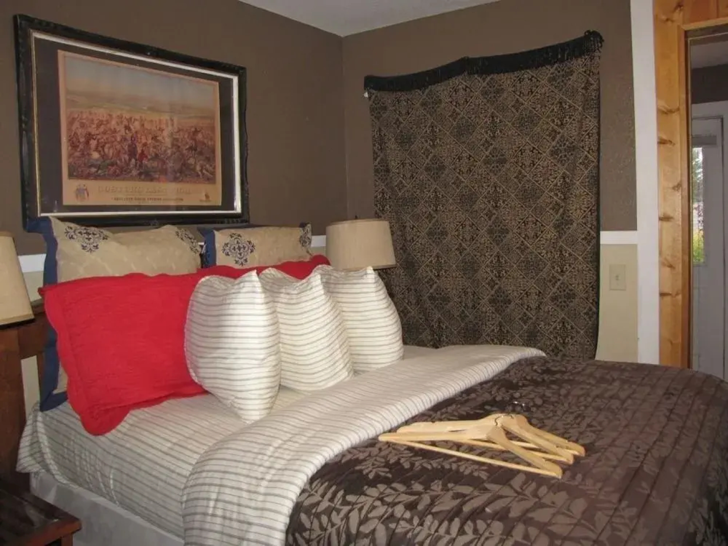 White House Inn on the Waterfront