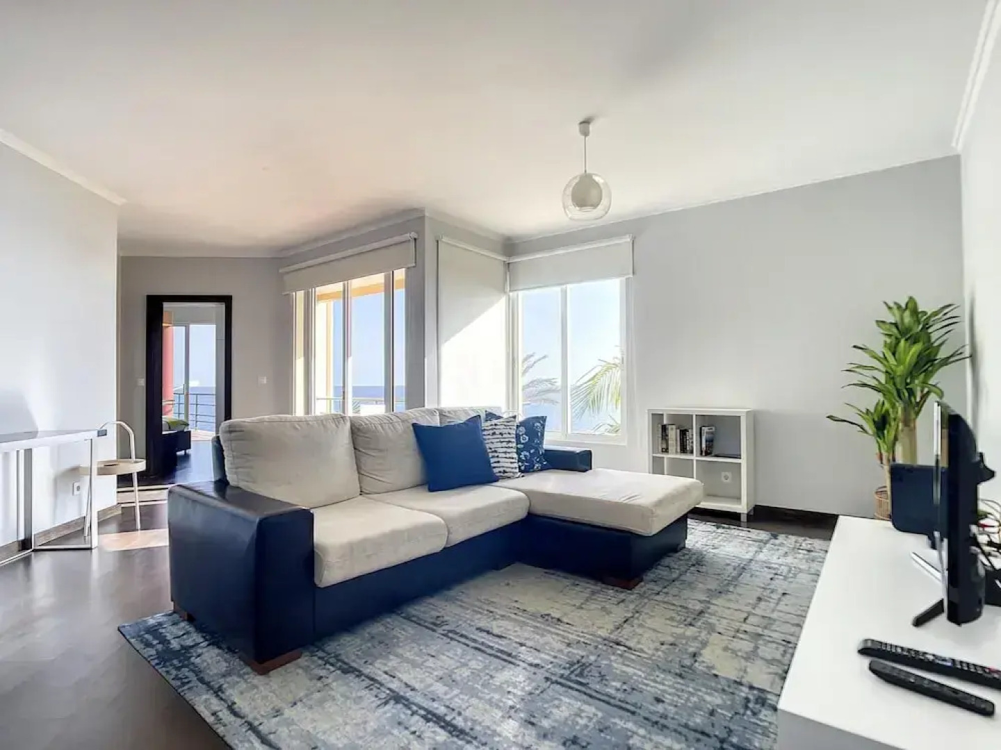 Sunny Side by Atlantic Holiday