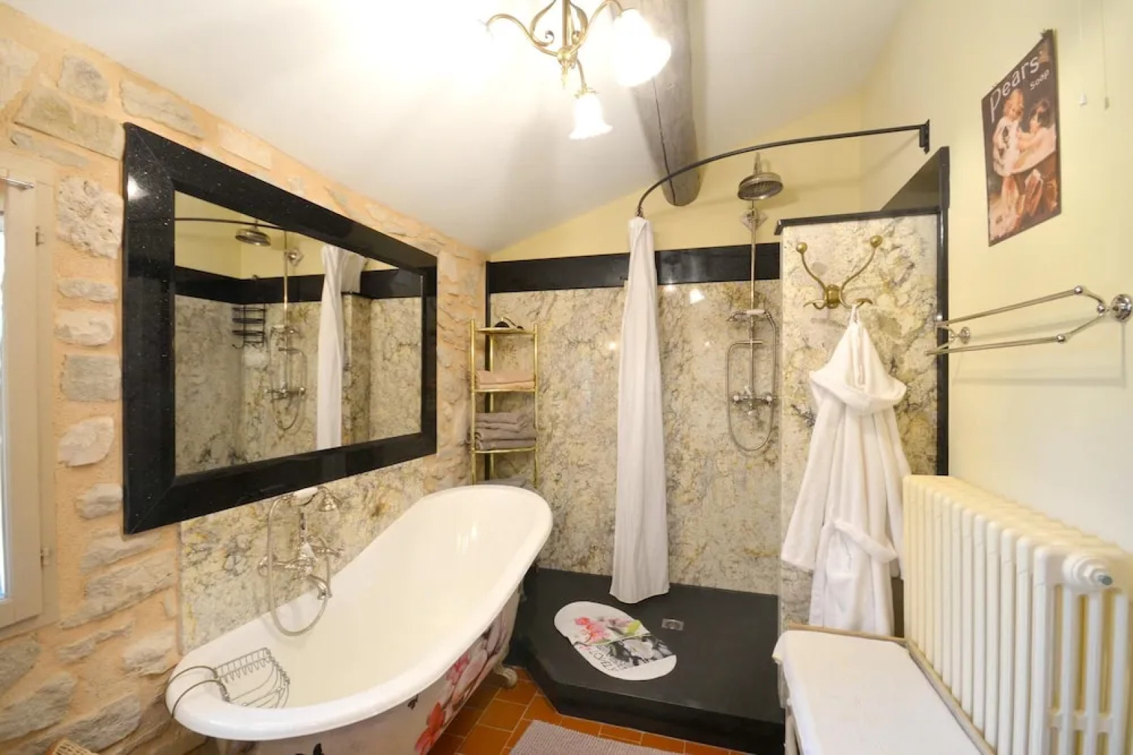 House With one Bedroom in Le Thor, With Furnished Garden and Wifi