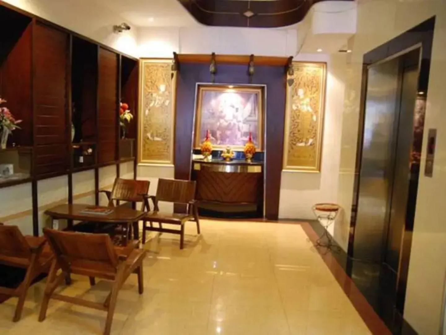 Rambuttri House
