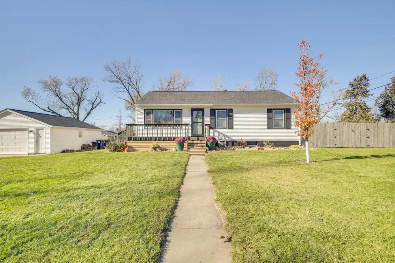 Pet-friendly Hiawatha Retreat w/ Private Yard!