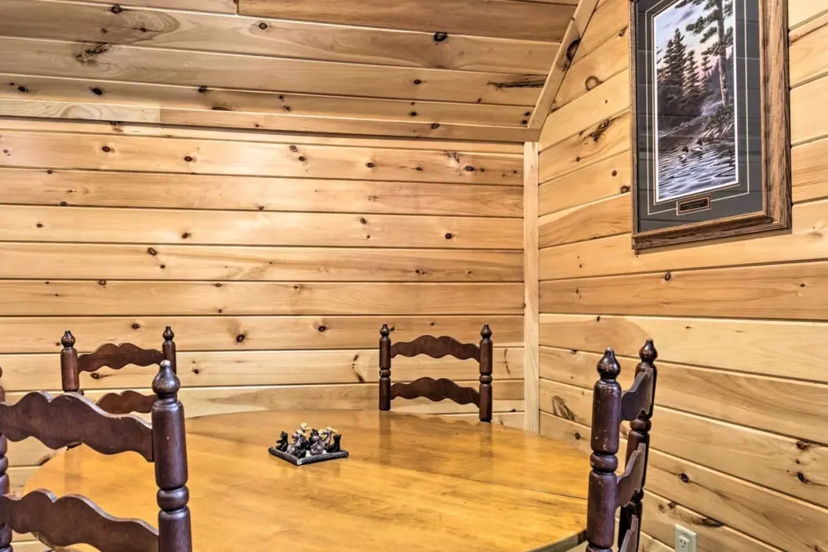 All-season Lakefront Mercer Vacation Rental